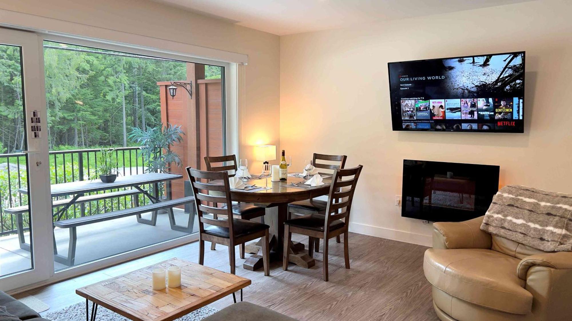 Al'S Escape By Revelstoke Vacations Apartment Екстериор снимка